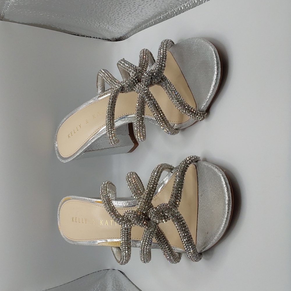 Silver rhinestone chunky heeled sandals size 6